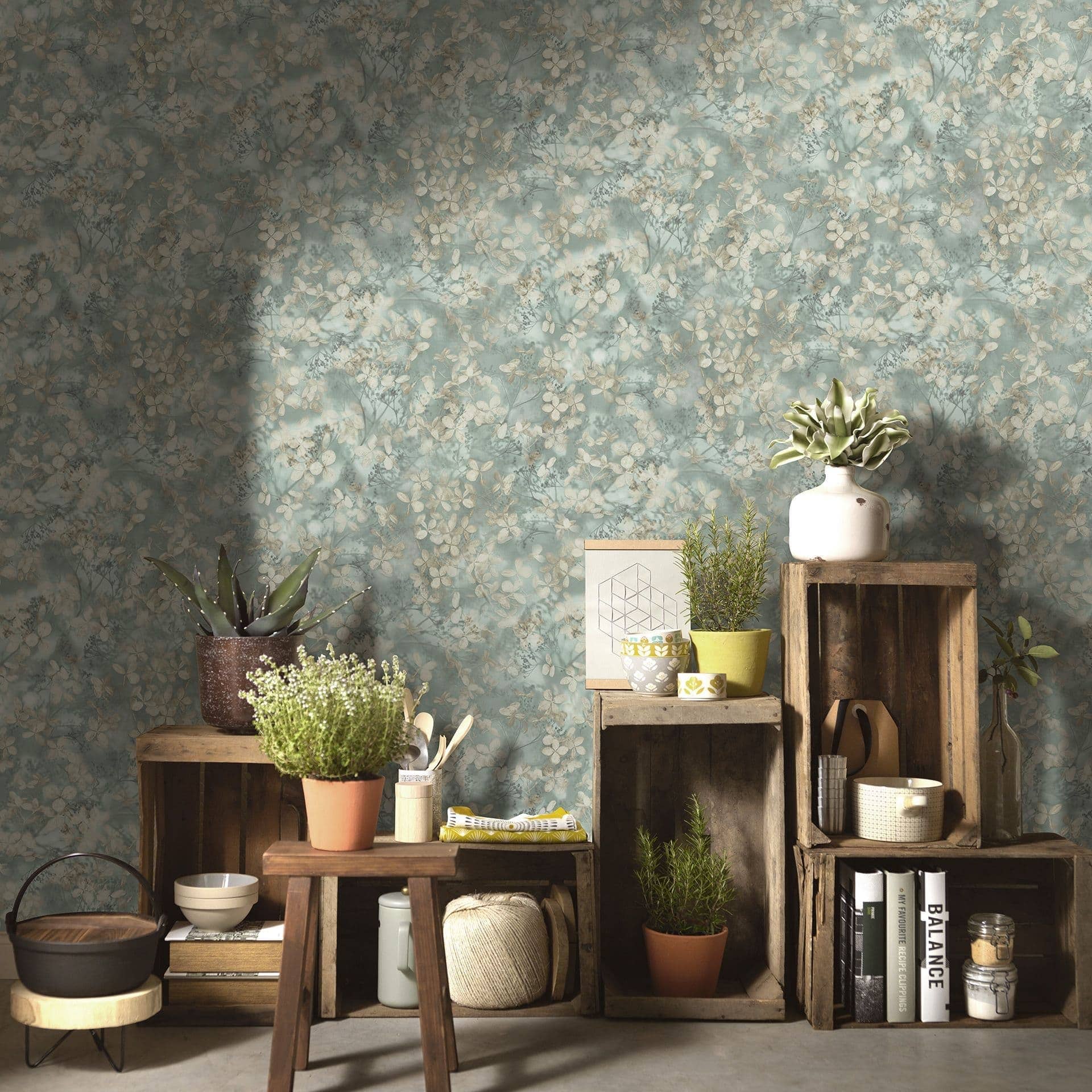 Papel pintado no tejido floral con hojas en verde