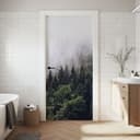 Vinilo para puertas Bosque Nublado - Decoración autoadhesiva para puertas