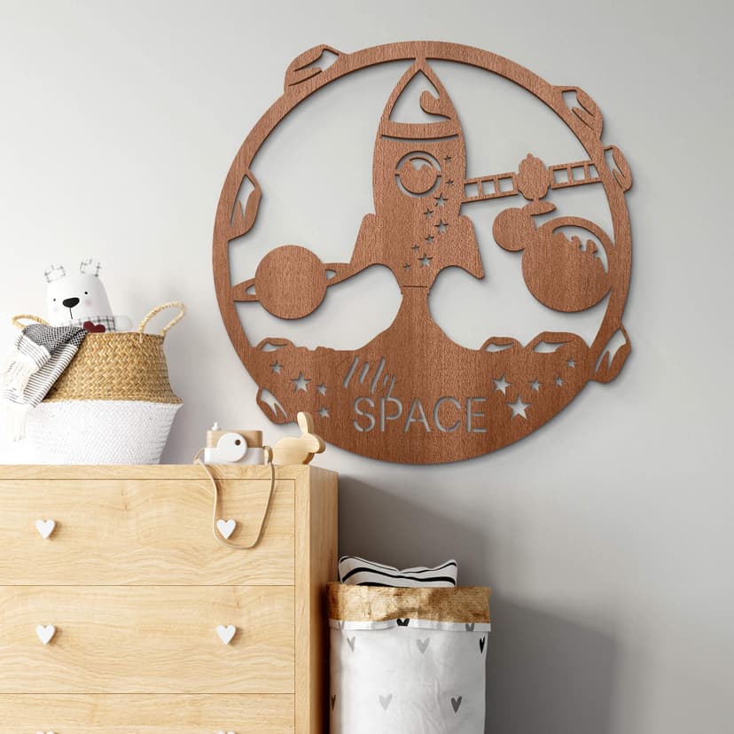 Decoración en madera caoba - My Space rocket