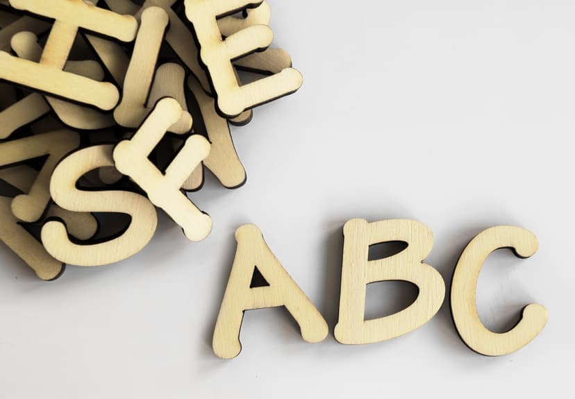Letras de madera alfabeto - Tekton - 26 piezas