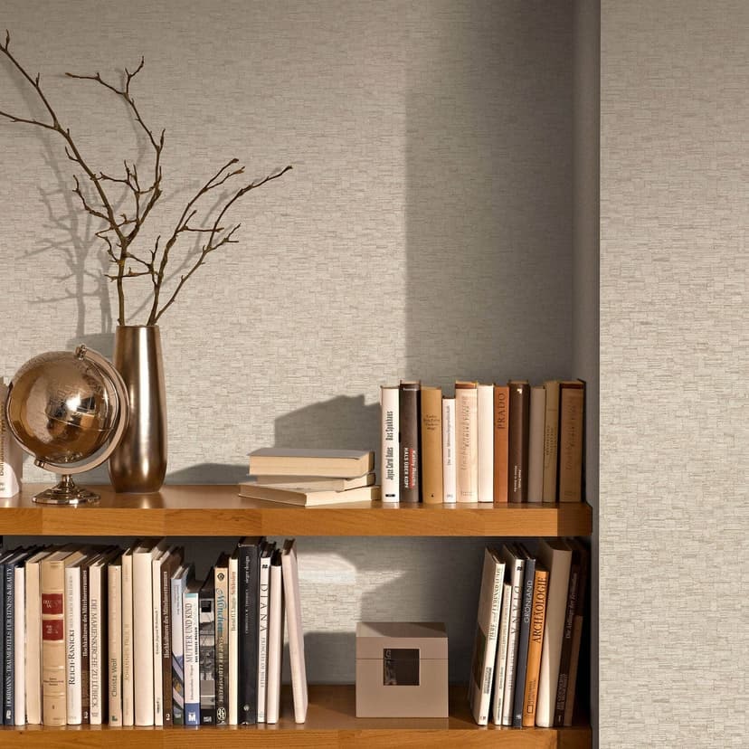 Papel pintado no tejido de color beige greige con una fina textura tejida sutilmente moderna y atemporal