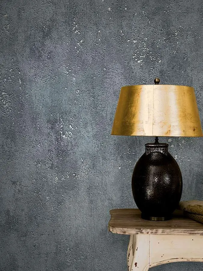 Papel pintado no tejido de textura negra con aspecto de hormigón ligeramente brillante