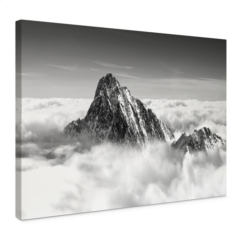 Lienzo pico de montaña sobre las nubes blancas