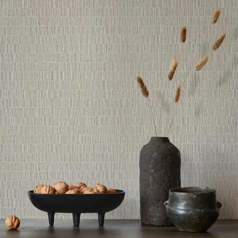Papel pintado de tejido-no-tejido con motivo de baldosas texturadas de color beige, marrón aspecto textil