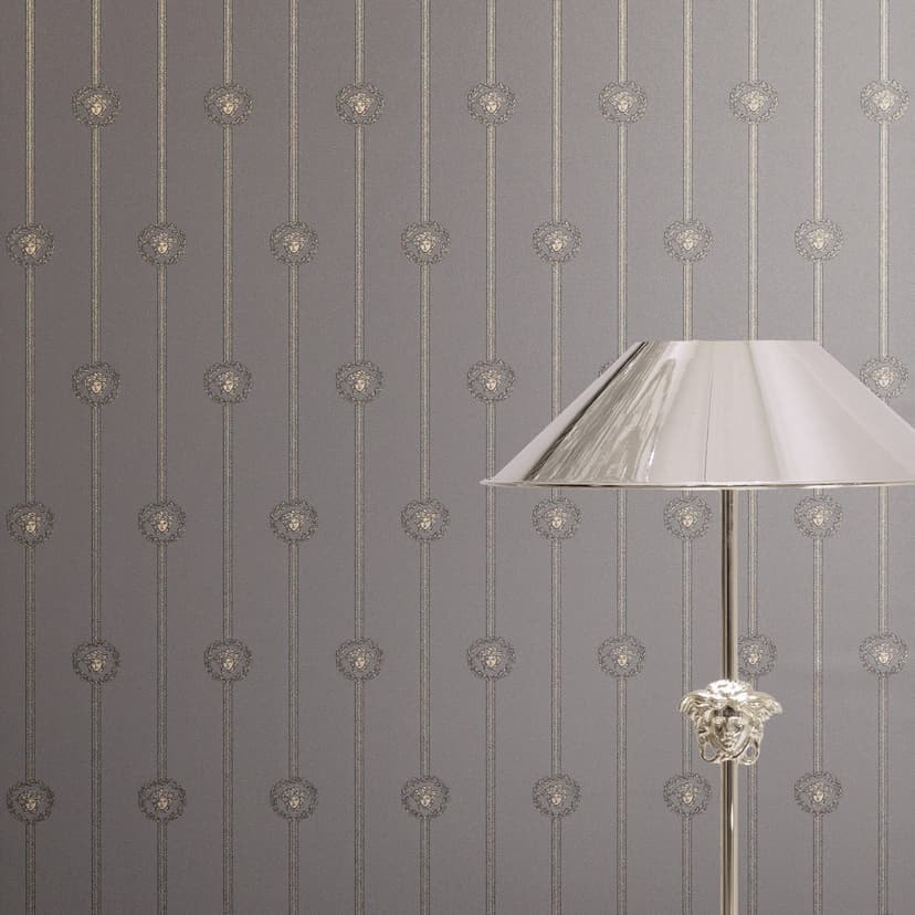 Papel pintado no tejido Versace I Love Baroque stripes Medusa Taupe Silver de lujo