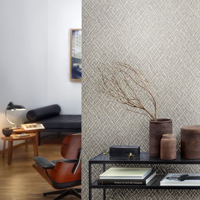 Papel pintado no tejido con motivo de celosía brillante beige, textura platino