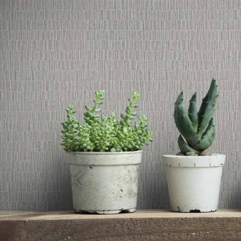 Papel pintado no tejido con motivo de baldosas texturadas de aspecto textil gris