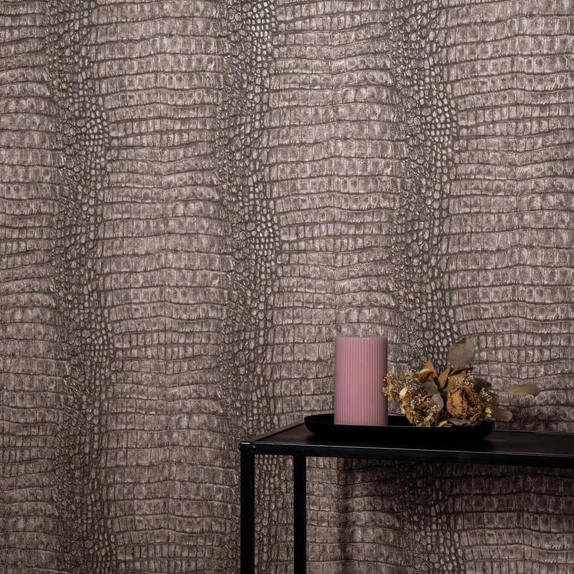 Papel pintado no tejido en marrón oscuro con aspecto de cocodrilo de textura sorprendentemente moderna y lujosa