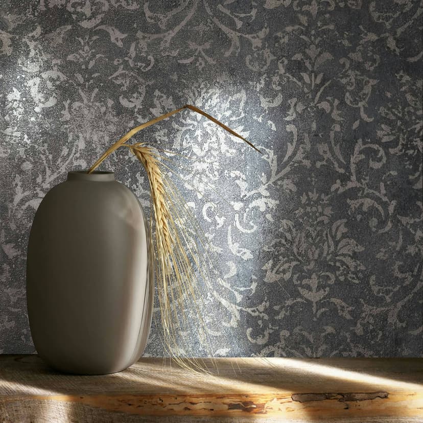 Papel pintado no tejido con ornamento negro aspecto hormigón