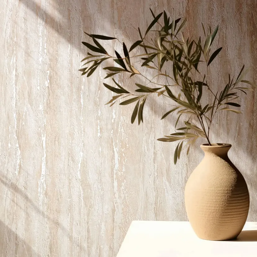 Papel pintado no tejido con aspecto de yeso beige brillante y de textura gruesa