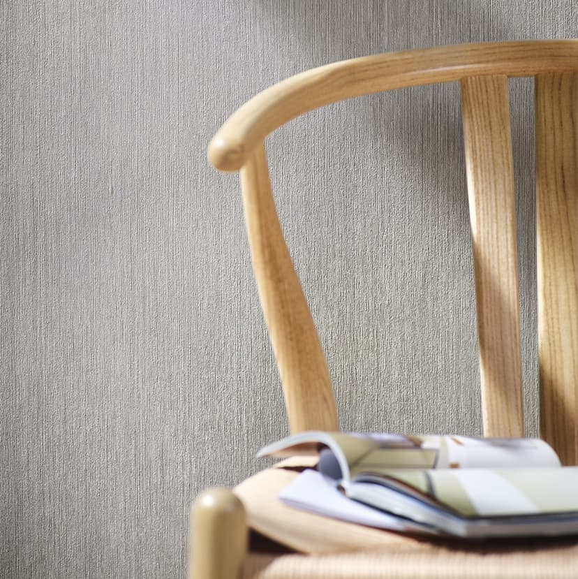 Papel pintado no tejido de líneas finas y textura ligera gris, beige liso